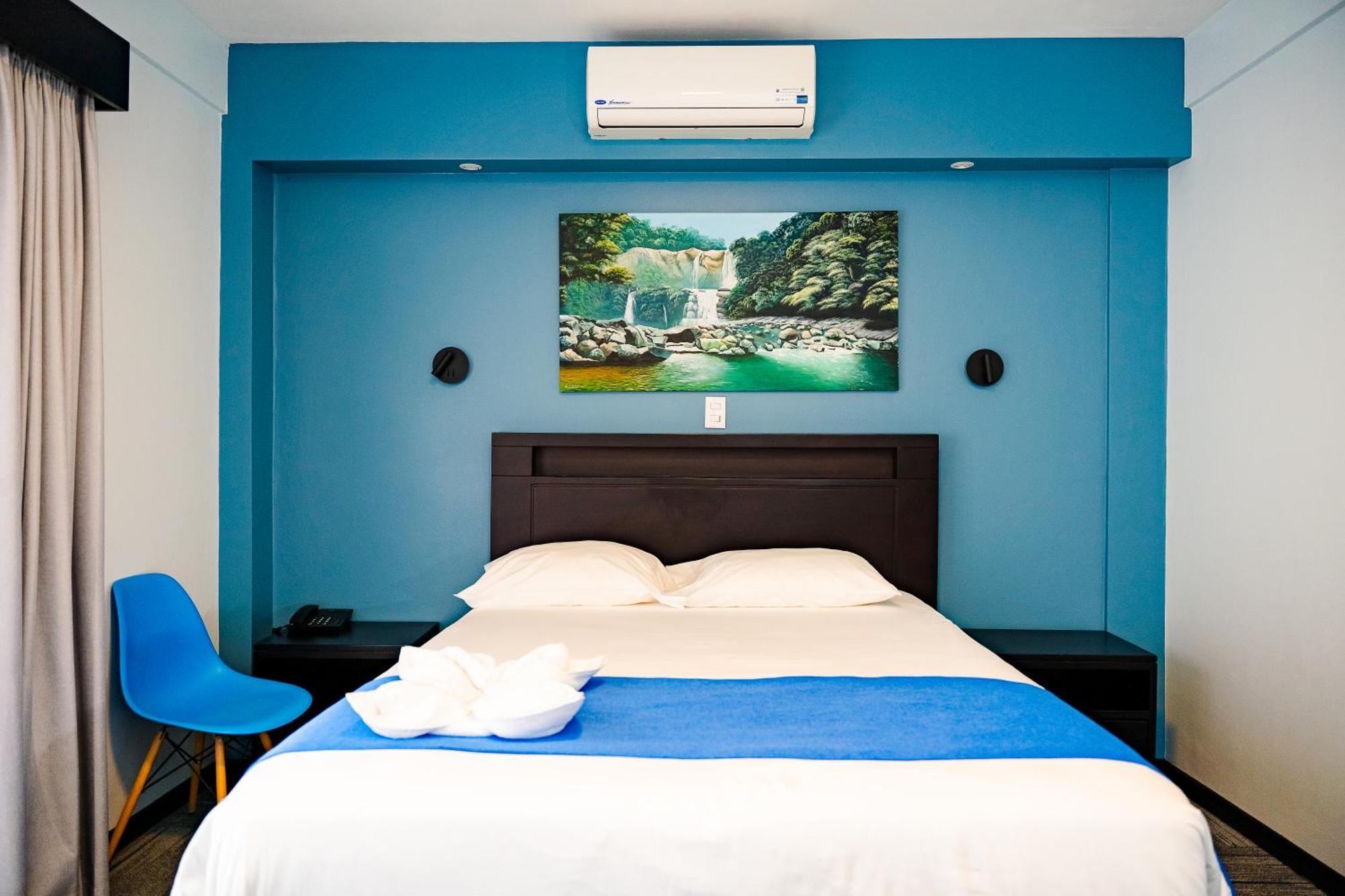 Hotel Luckys San Isidro De El General Extérieur photo